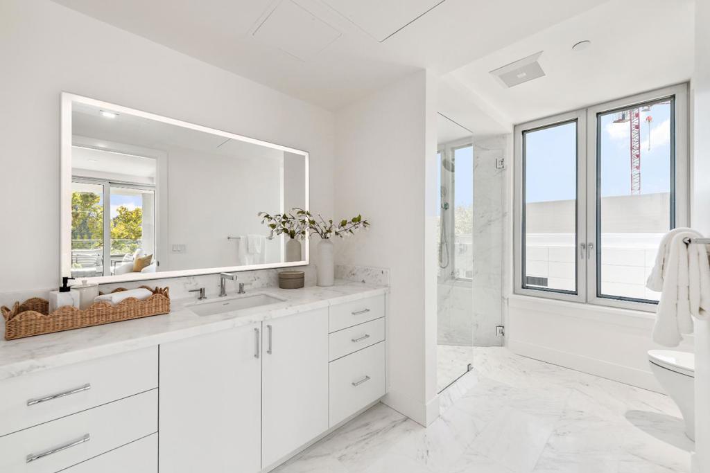 3225 El Camino Real, #301, Palo Alto, CA 94306