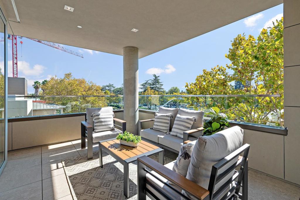 3225 El Camino Real, #301, Palo Alto, CA 94306
