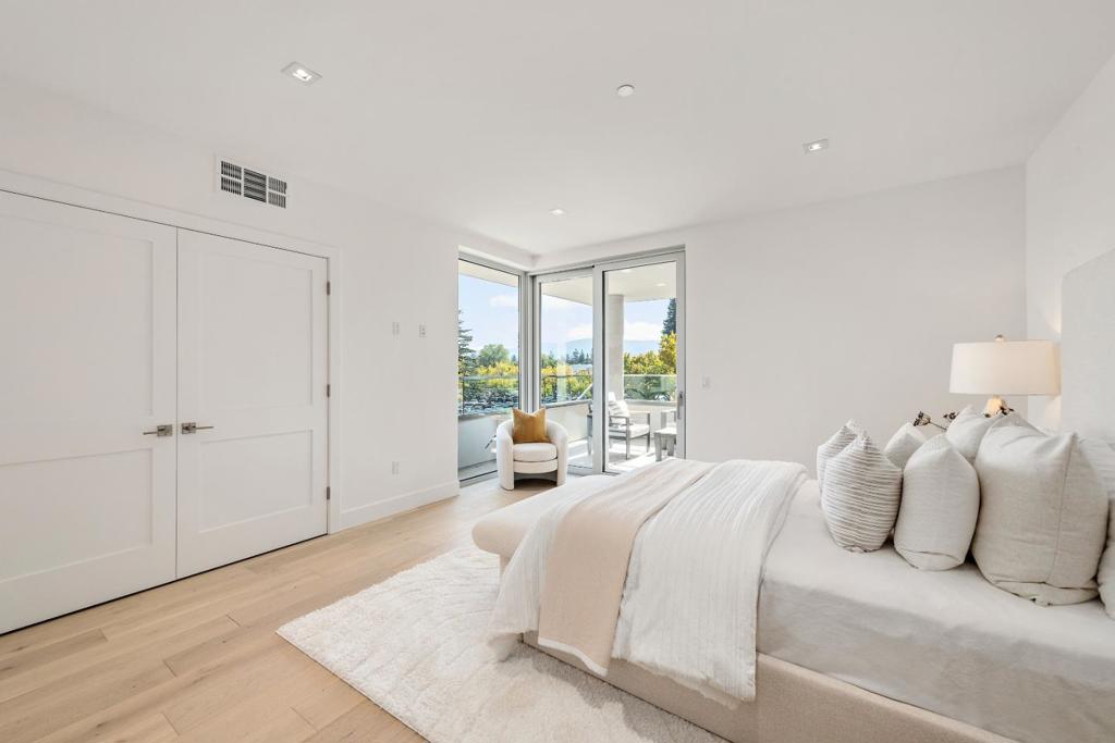 3225 El Camino Real, #301, Palo Alto, CA 94306