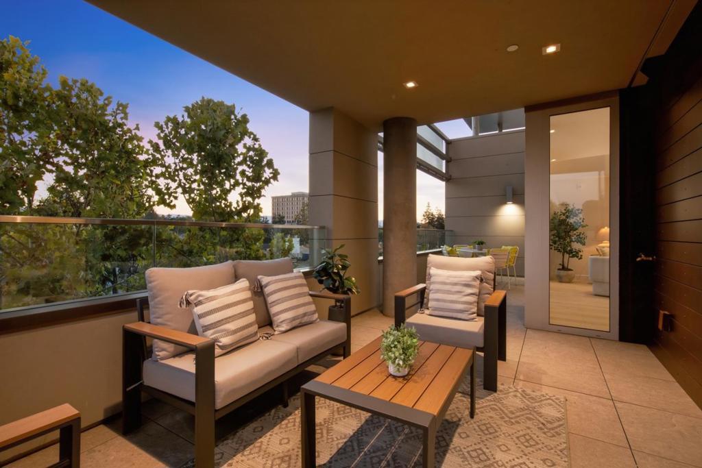 3225 El Camino Real, #301, Palo Alto, CA 94306