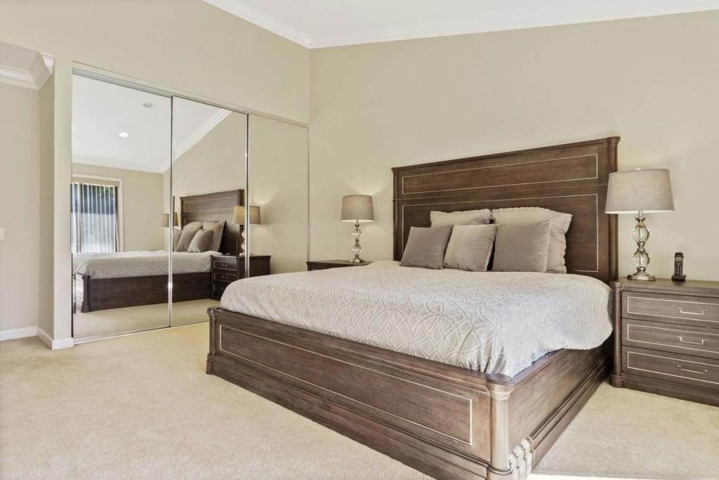 527 Martinique Drive, Redwood City, CA 94065