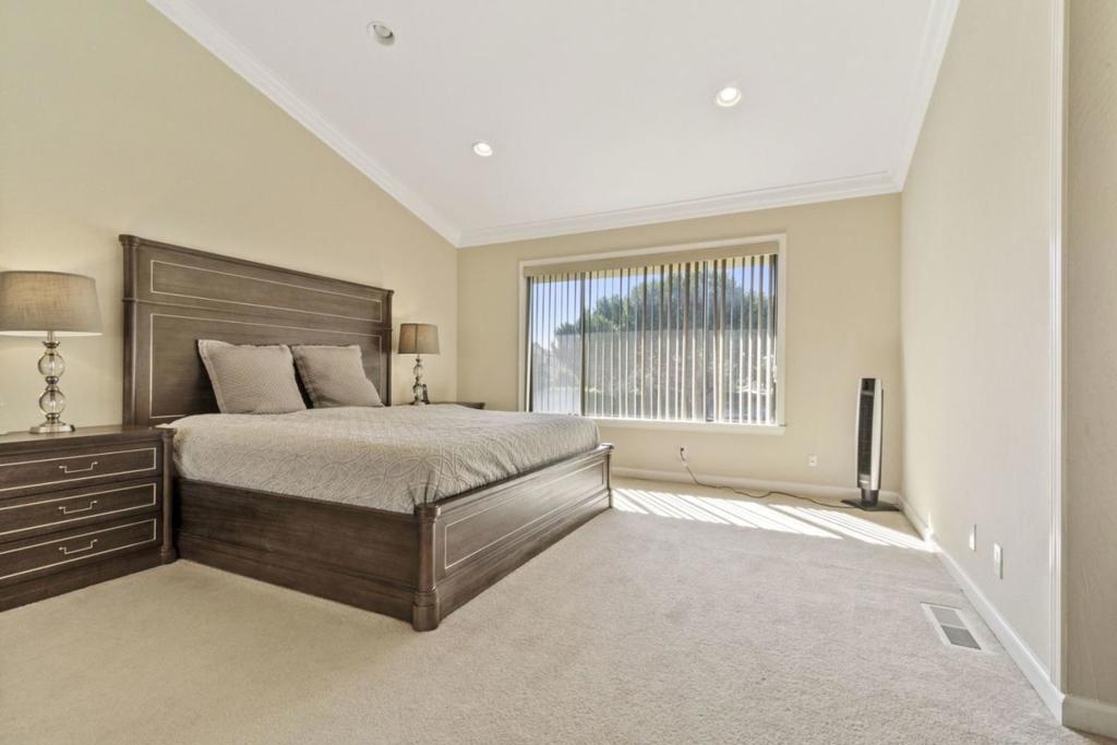 527 Martinique Drive, Redwood City, CA 94065