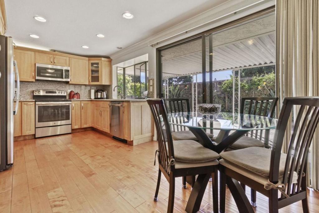 527 Martinique Drive, Redwood City, CA 94065