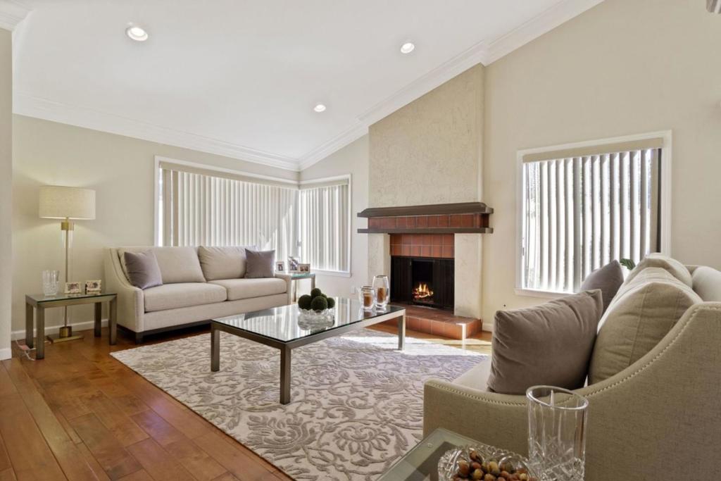 527 Martinique Drive, Redwood City, CA 94065
