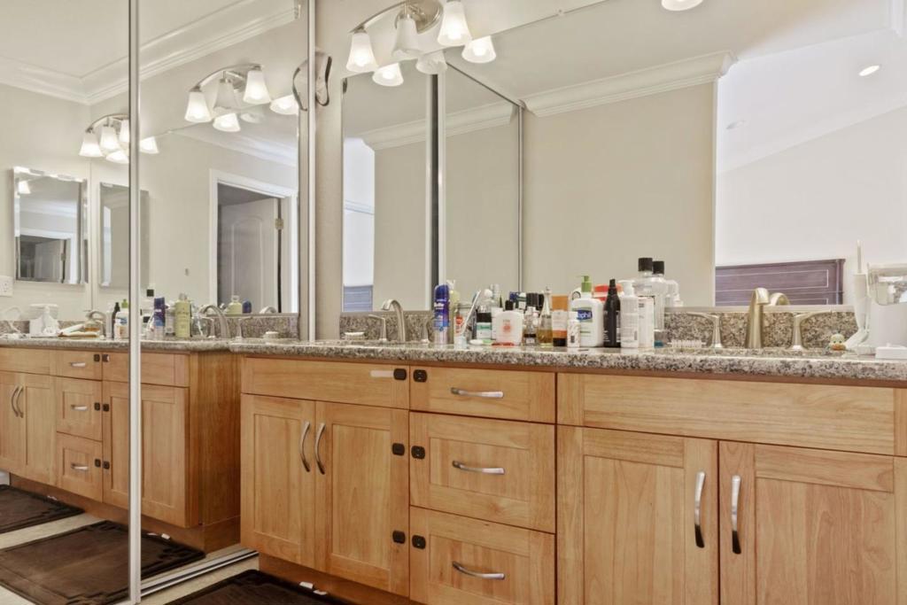527 Martinique Drive, Redwood City, CA 94065
