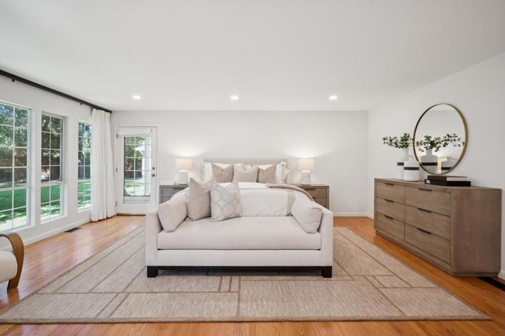 216 Valparaiso Avenue, Atherton, CA 94027