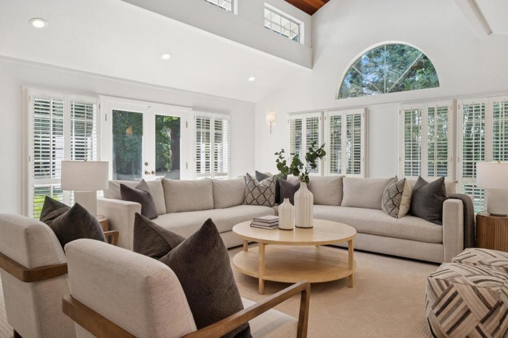 216 Valparaiso Avenue, Atherton, CA 94027