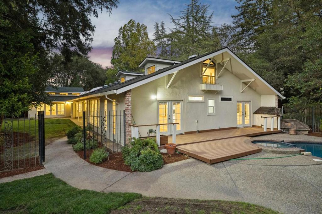 216 Valparaiso Avenue, Atherton, CA 94027
