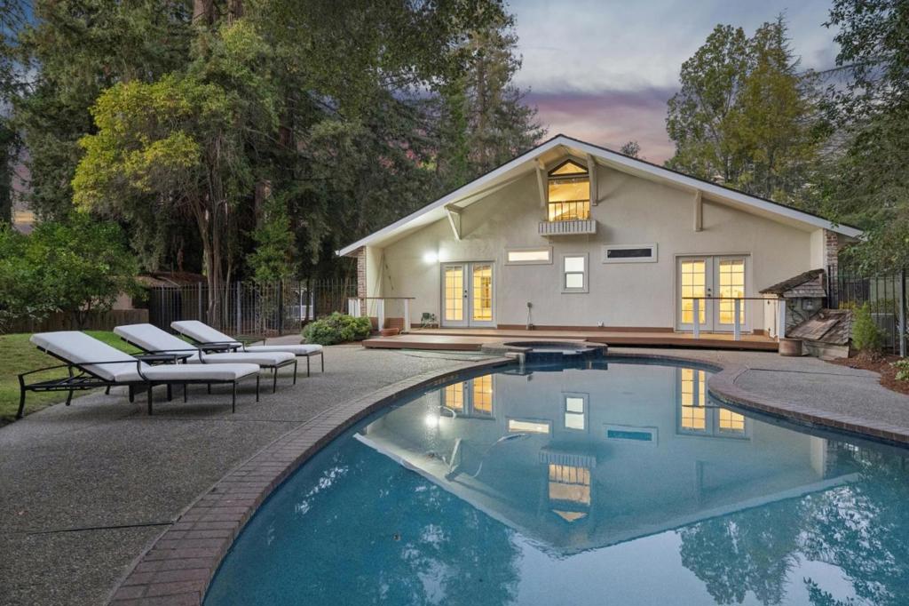 216 Valparaiso Avenue, Atherton, CA 94027