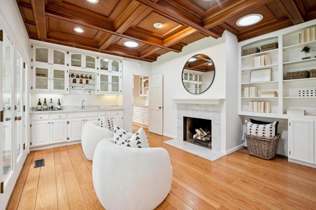 216 Valparaiso Avenue, Atherton, CA 94027