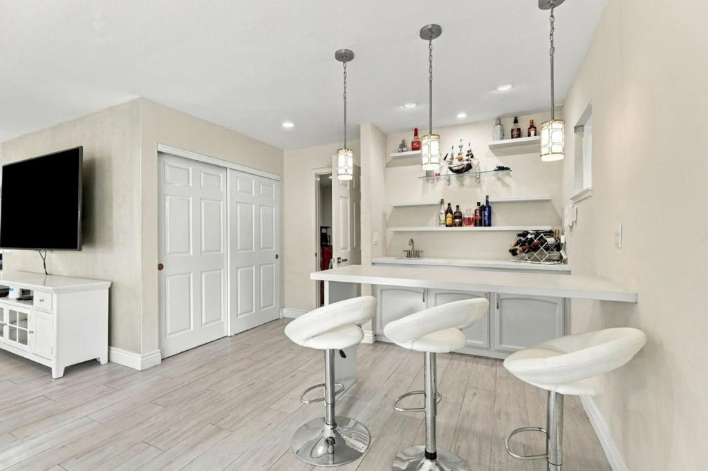 16761 Dry Creek Court, Morgan Hill, CA 95037