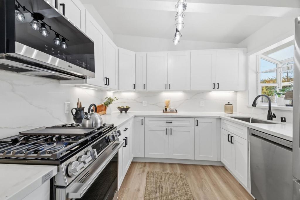 1307 Hill Avenue, Menlo Park, CA 94025