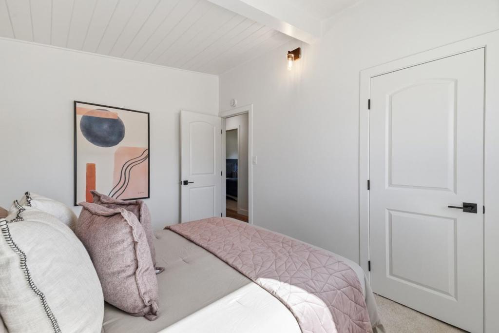 1307 Hill Avenue, Menlo Park, CA 94025