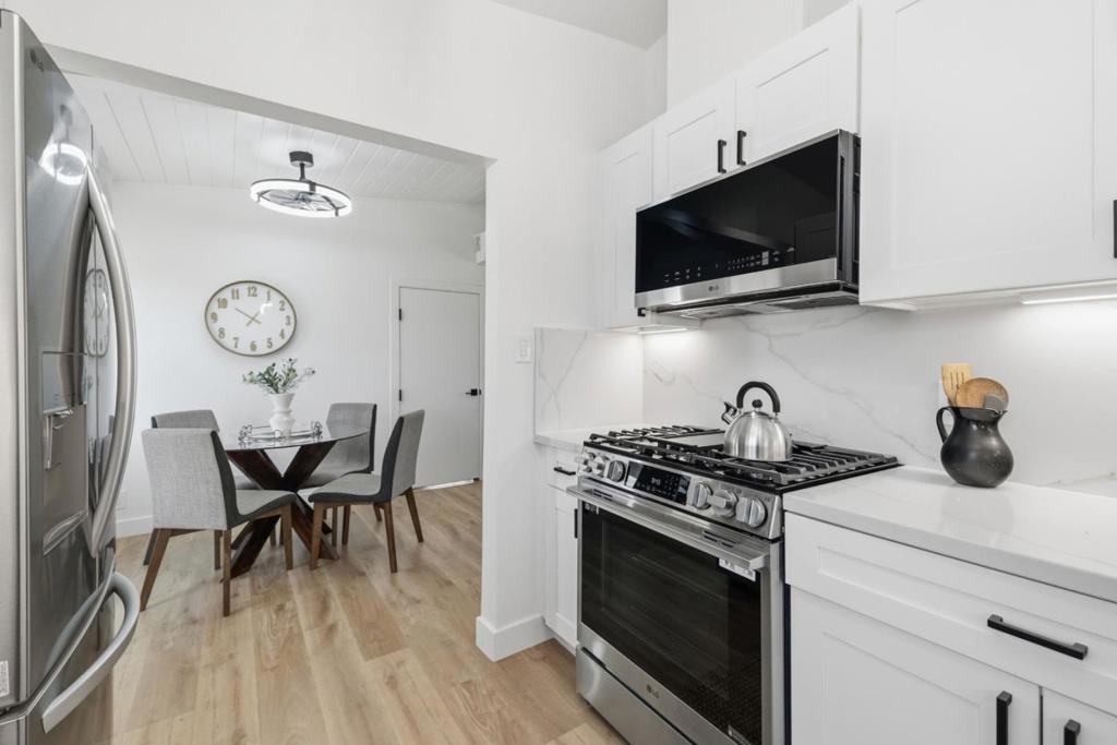 1307 Hill Avenue, Menlo Park, CA 94025