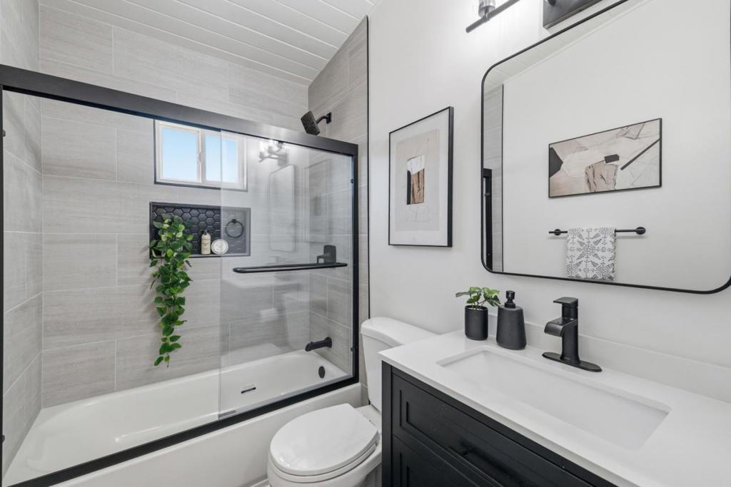 1307 Hill Avenue, Menlo Park, CA 94025