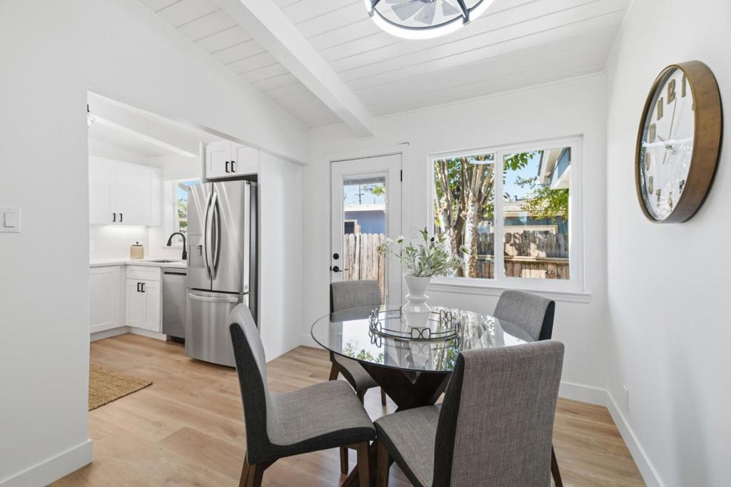 1307 Hill Avenue, Menlo Park, CA 94025