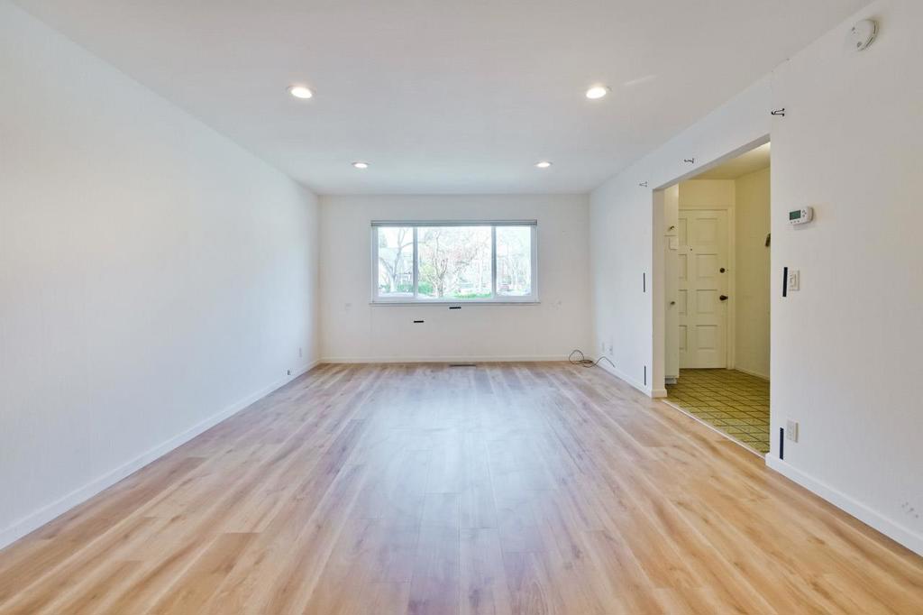 301 College Avenue, Palo Alto, CA 94306