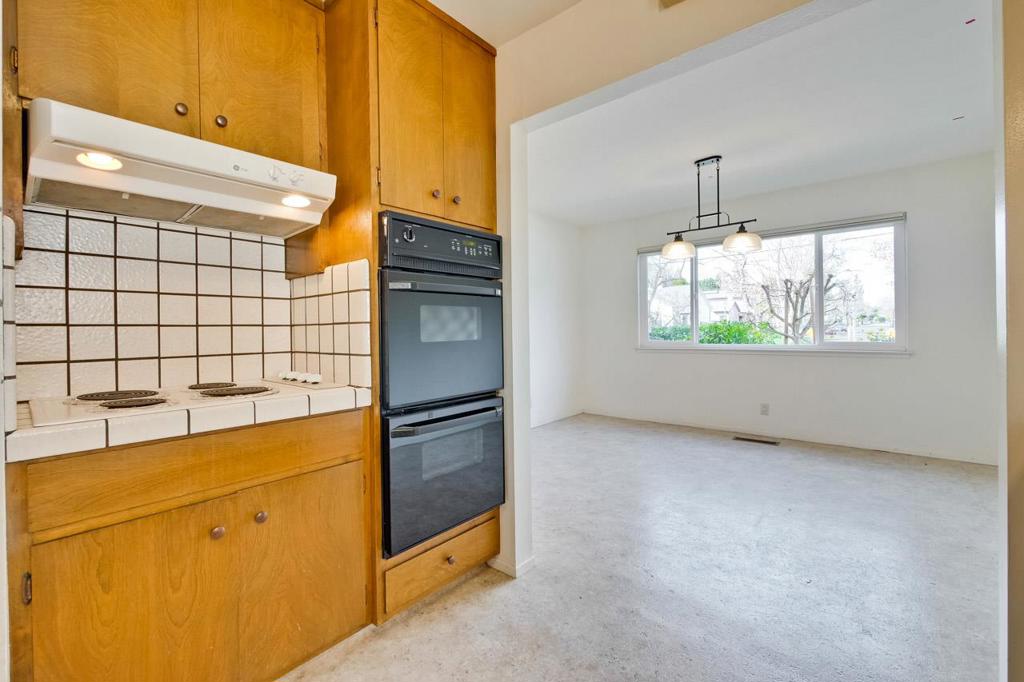 301 College Avenue, Palo Alto, CA 94306