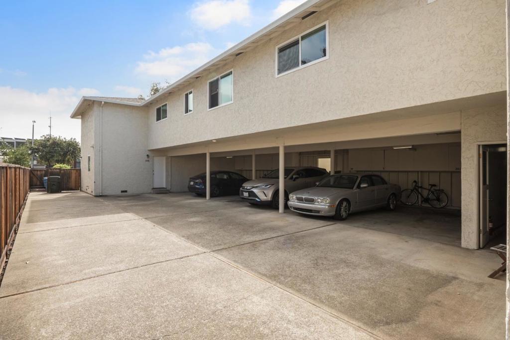 301 College Avenue, Palo Alto, CA 94306