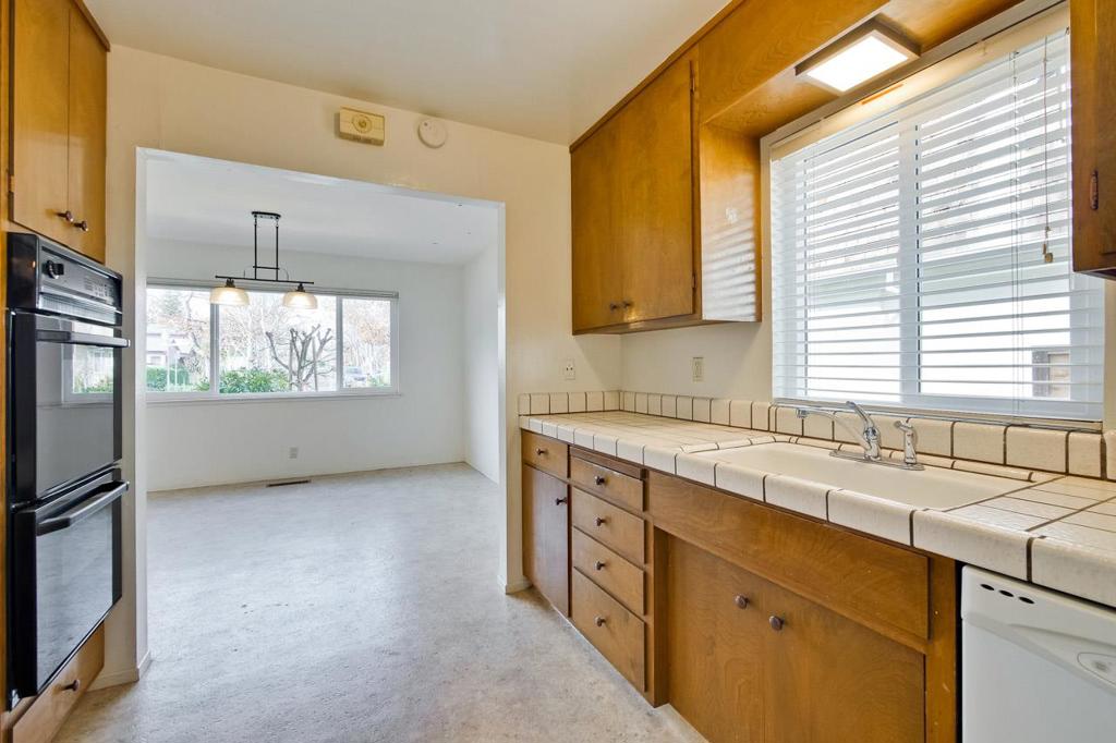 301 College Avenue, Palo Alto, CA 94306