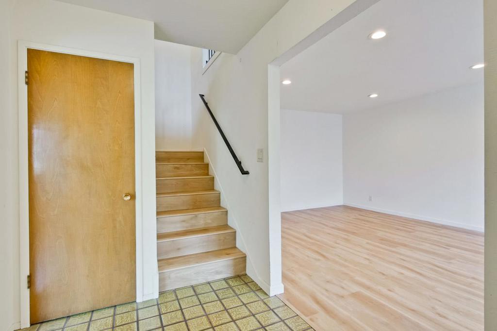 301 College Avenue, Palo Alto, CA 94306