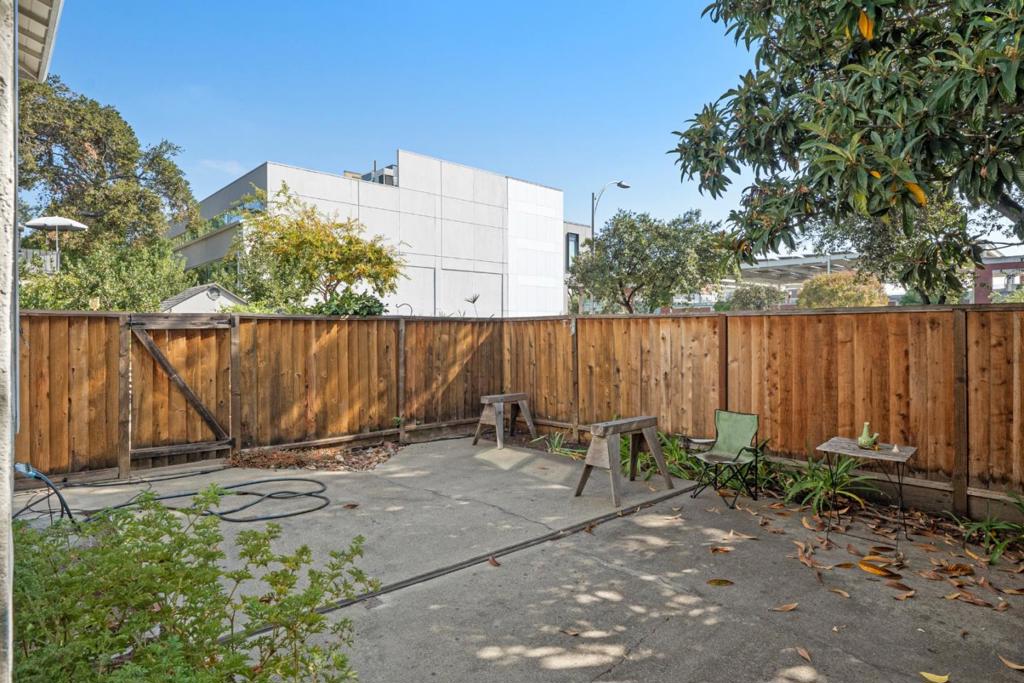 301 College Avenue, Palo Alto, CA 94306