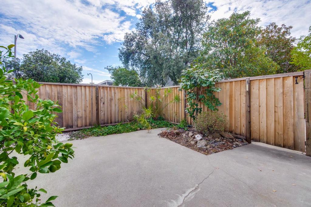 301 College Avenue, Palo Alto, CA 94306