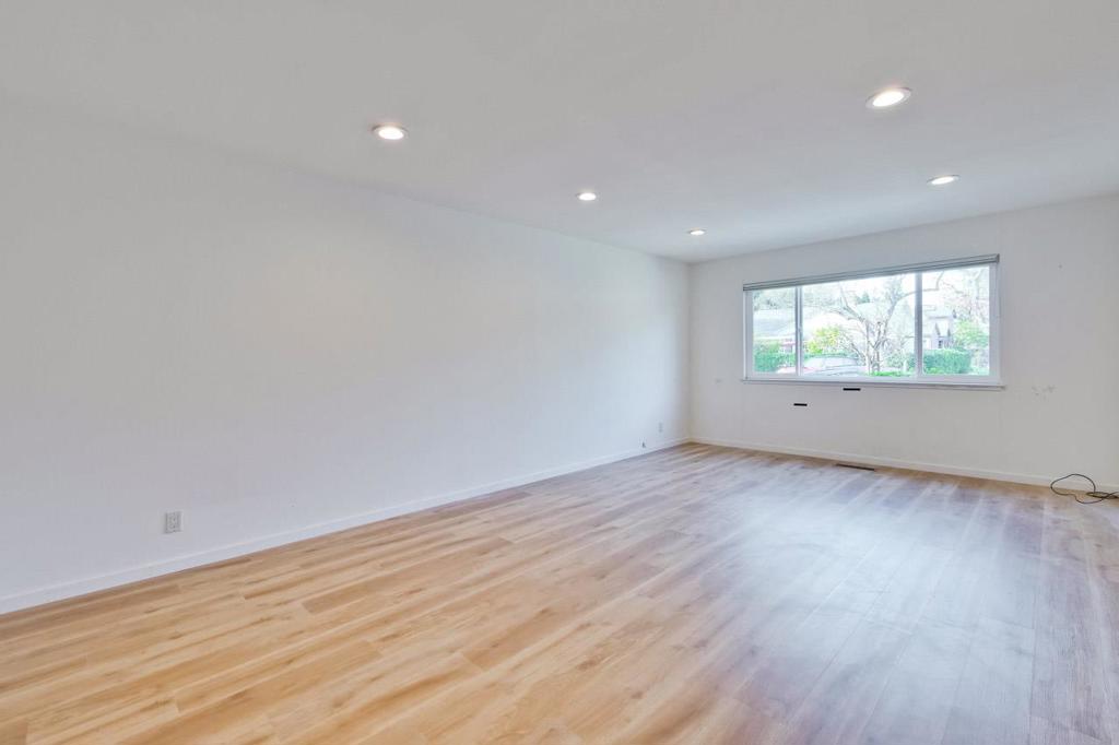 301 College Avenue, Palo Alto, CA 94306