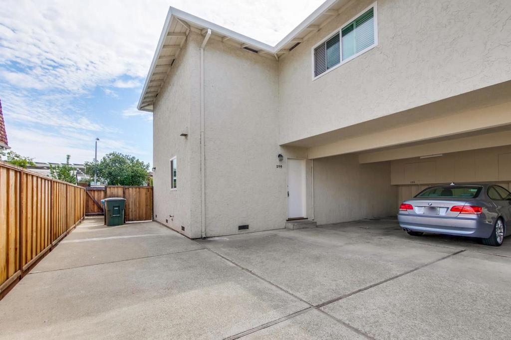 301 College Avenue, Palo Alto, CA 94306