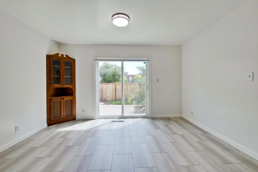 301 College Avenue, Palo Alto, CA 94306
