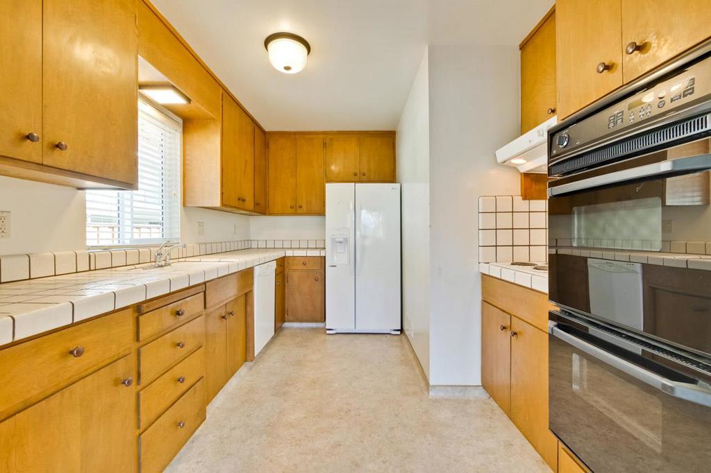 301 College Avenue, Palo Alto, CA 94306