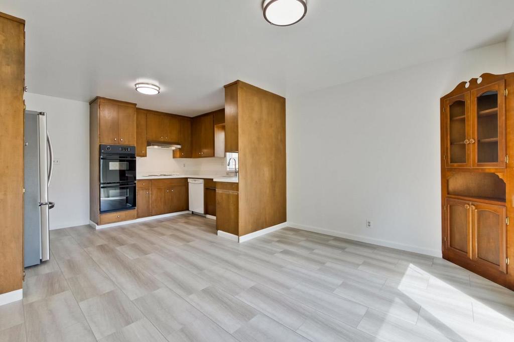 301 College Avenue, Palo Alto, CA 94306