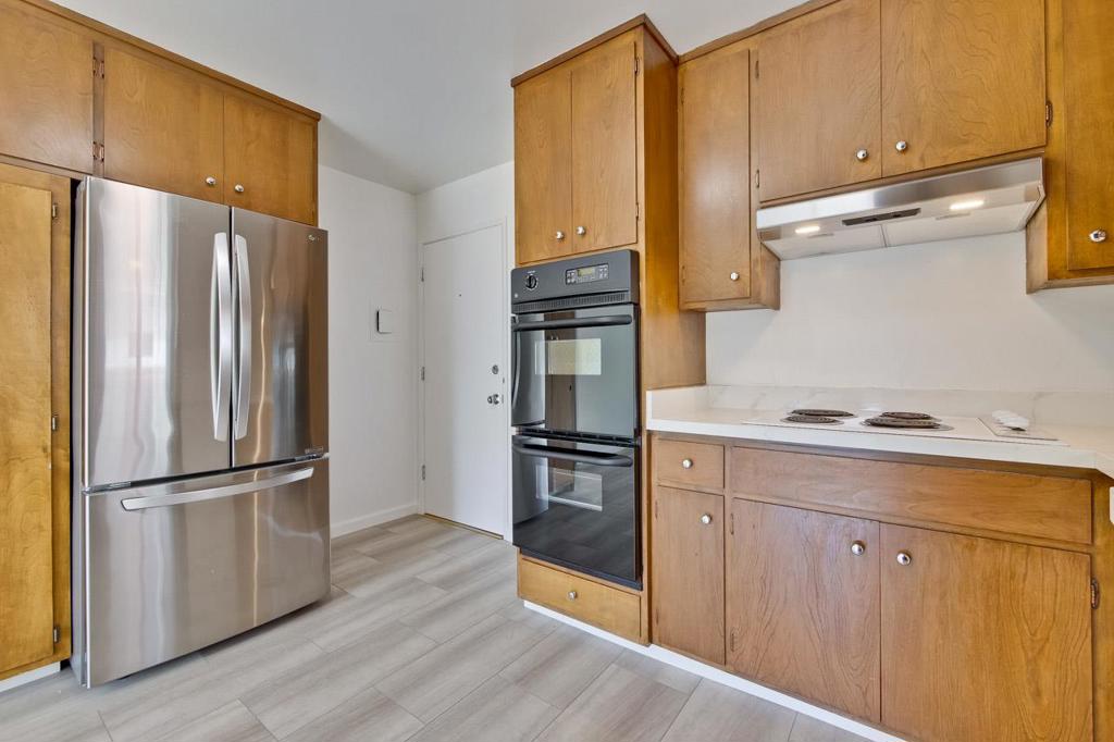 301 College Avenue, Palo Alto, CA 94306