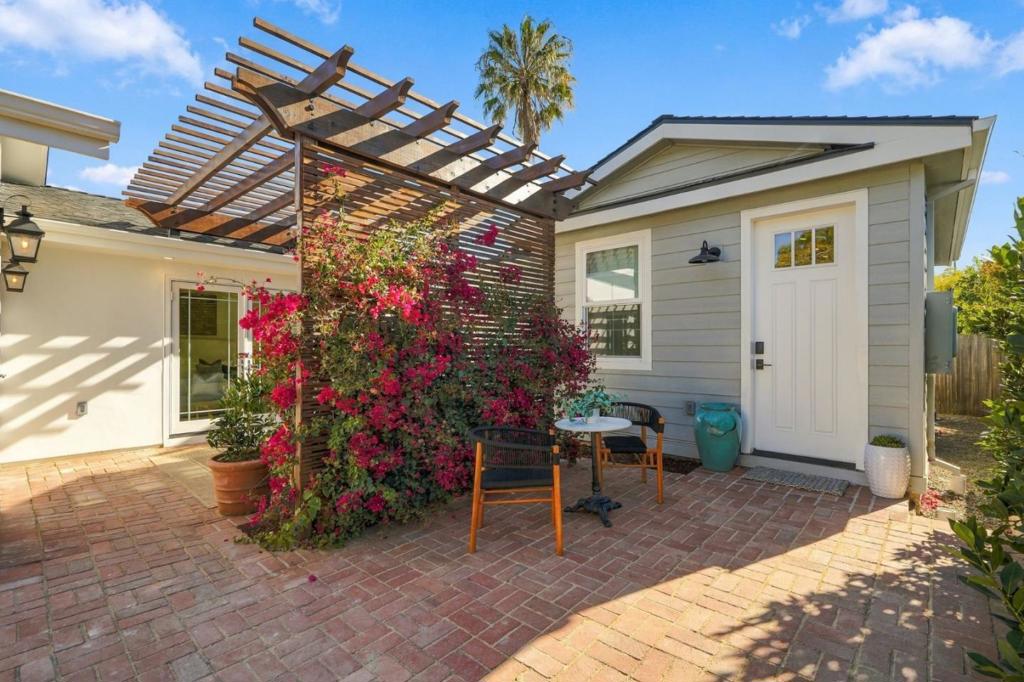 914 2nd Avenue, Redwood City, CA 94063