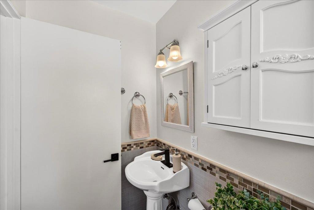 2057 El Capitan Avenue, Santa Clara, CA 95050