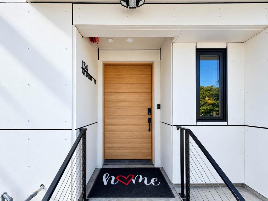 134 Athens Street, San Francisco, CA 94112