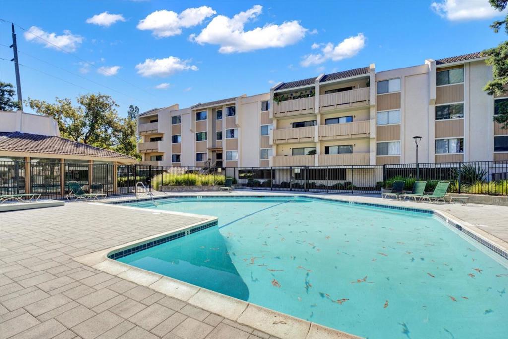 400 Ortega Avenue, #306B, Mountain View, CA 94040 400 Ortega Avenue, #306B, Mountain View, CA 94040