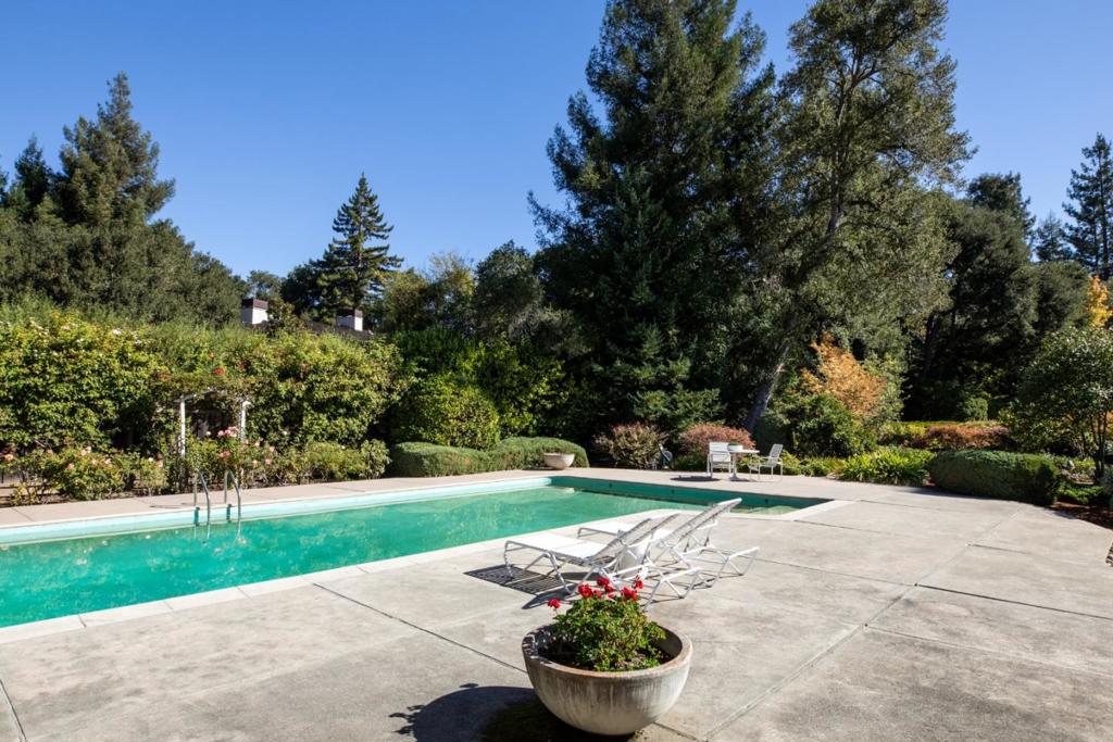 27 Catalpa Drive, Atherton, CA 94027