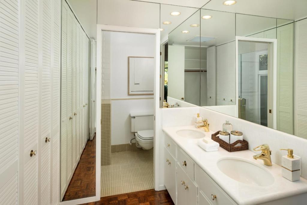 27 Catalpa Drive, Atherton, CA 94027