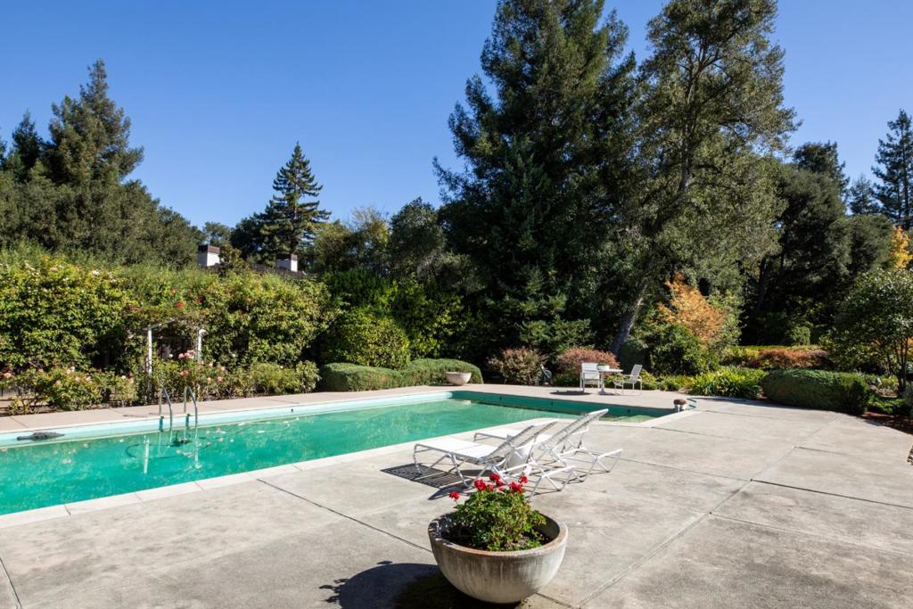 27 Catalpa Drive, Atherton, CA 94027