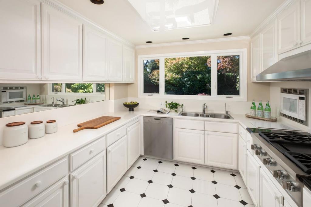 27 Catalpa Drive, Atherton, CA 94027