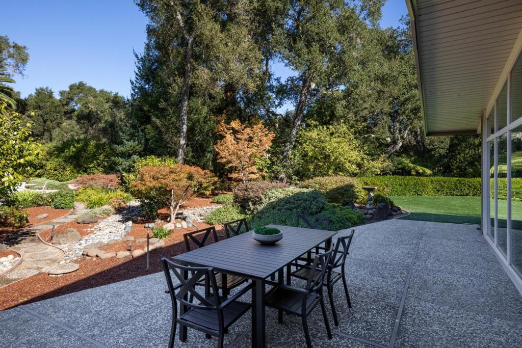 27 Catalpa Drive, Atherton, CA 94027