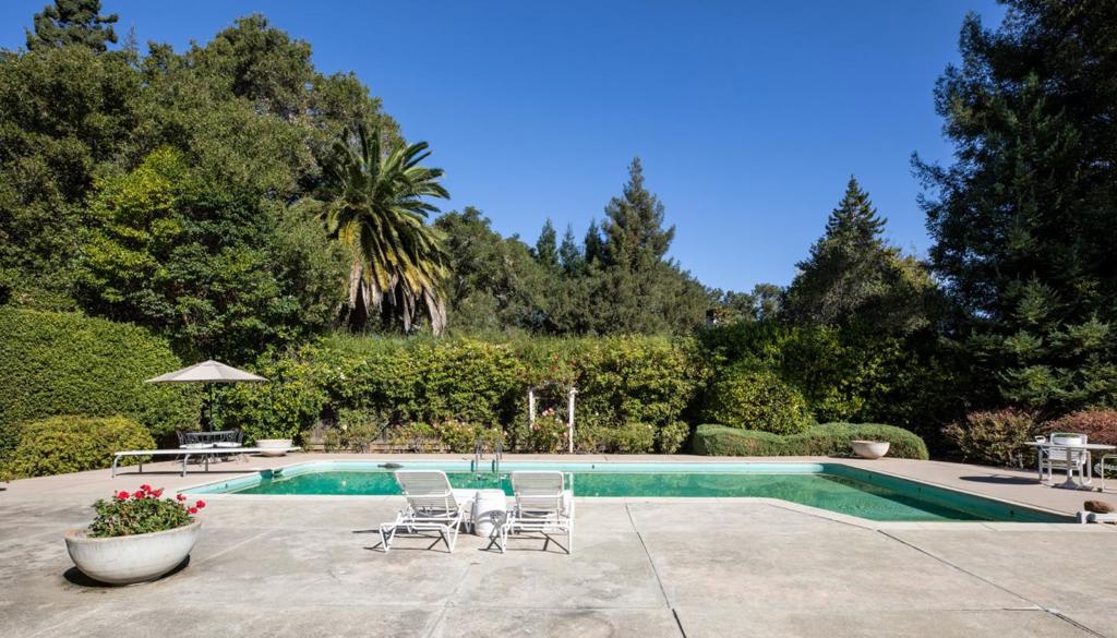 27 Catalpa Drive, Atherton, CA 94027