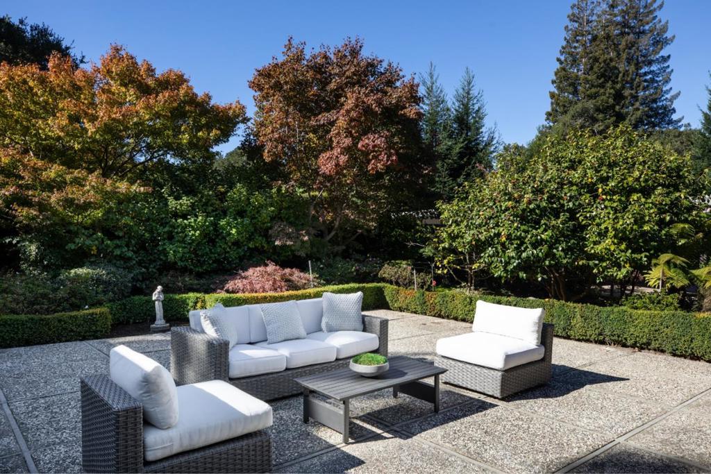 27 Catalpa Drive, Atherton, CA 94027