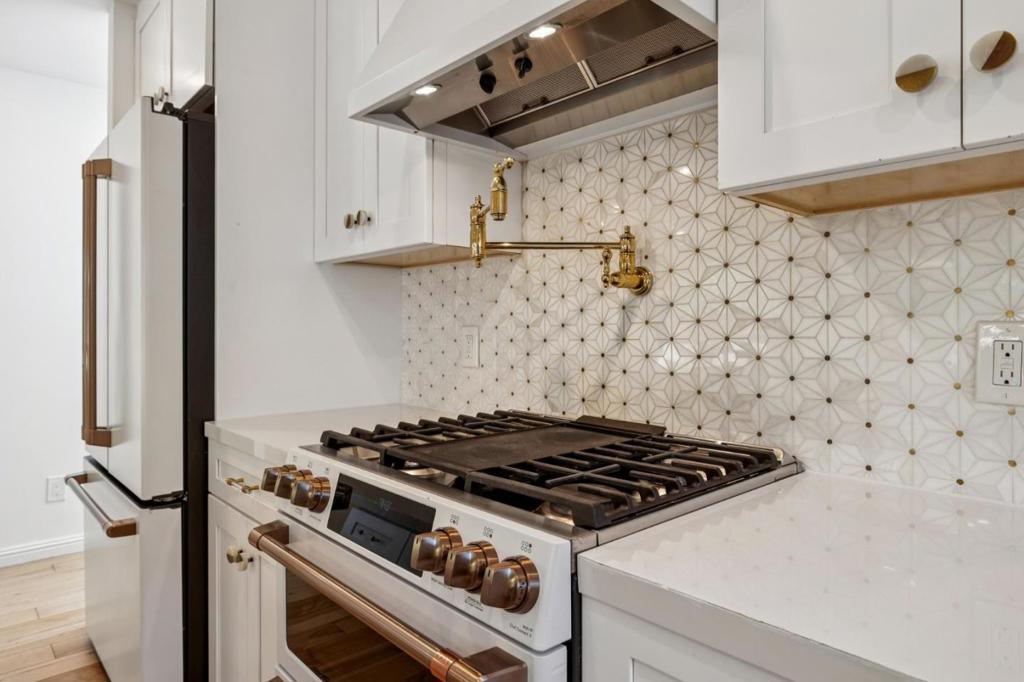 830 Robin Lane, Millbrae, CA 94030