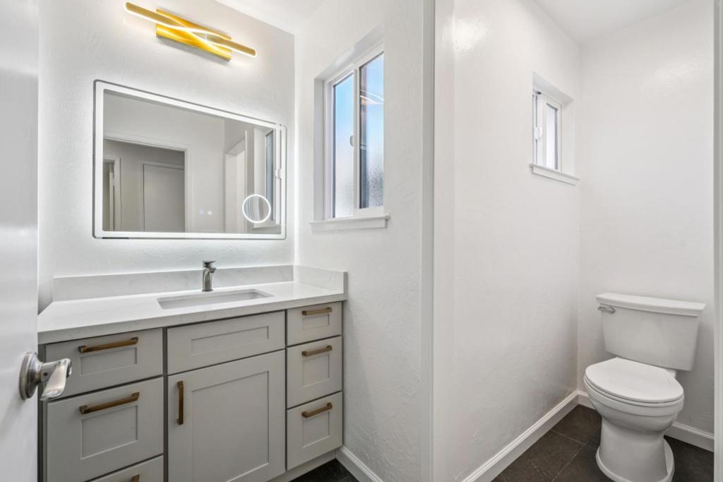 700 Gull Avenue, Foster City, CA 94404