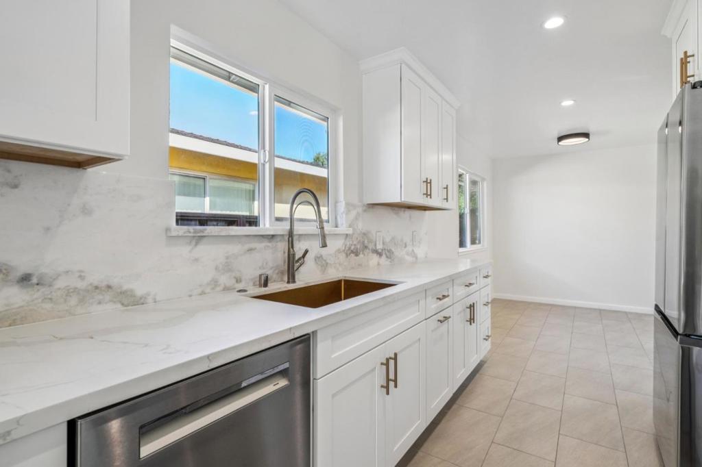 700 Gull Avenue, Foster City, CA 94404
