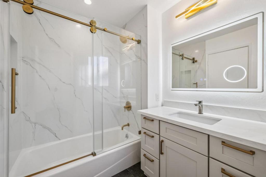 700 Gull Avenue, Foster City, CA 94404