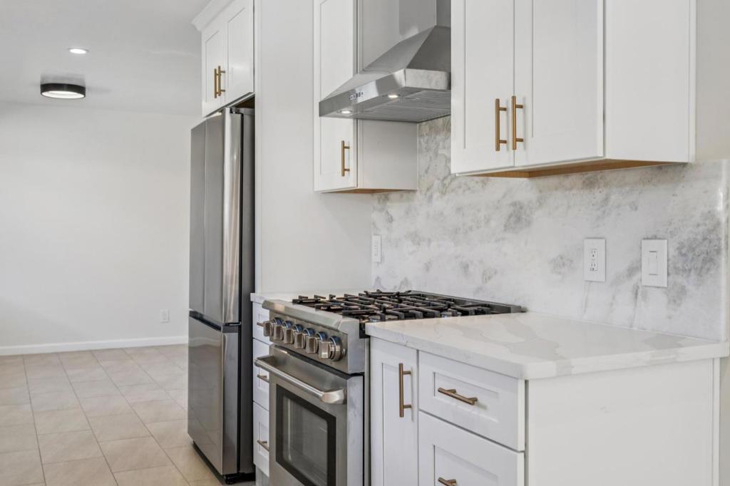 700 Gull Avenue, Foster City, CA 94404