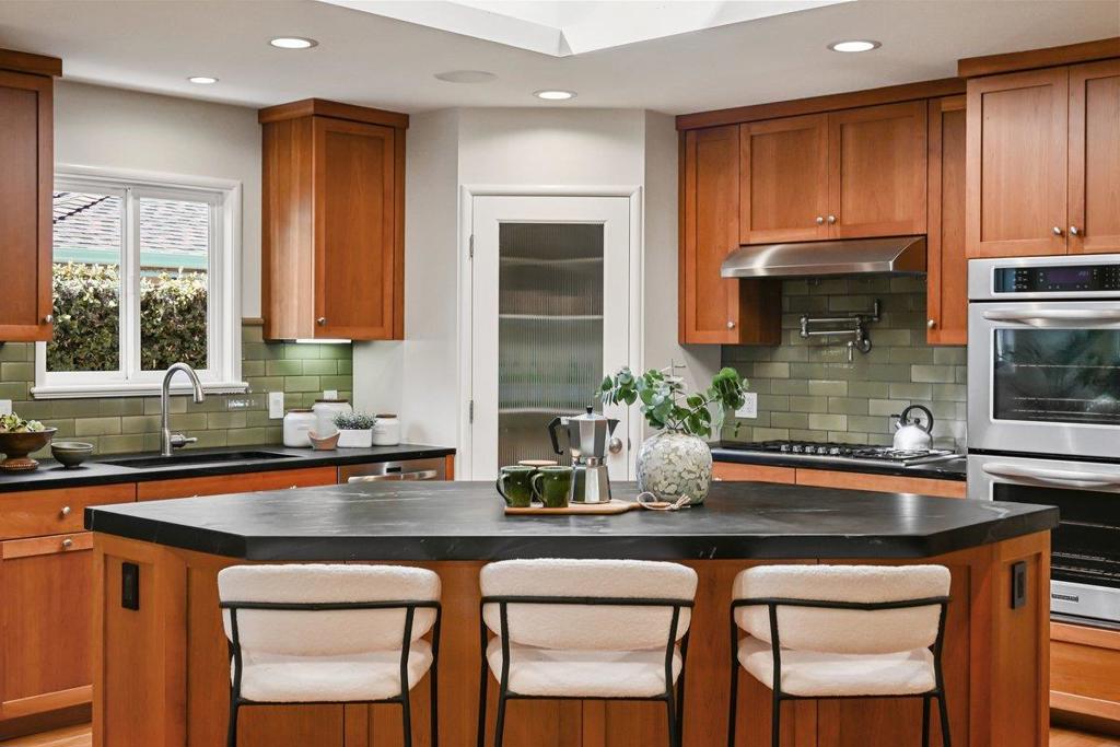 151 Louise Lane, San Mateo, CA 94403
